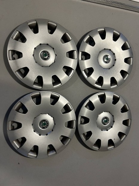 Skoda 15" dsztrcsa