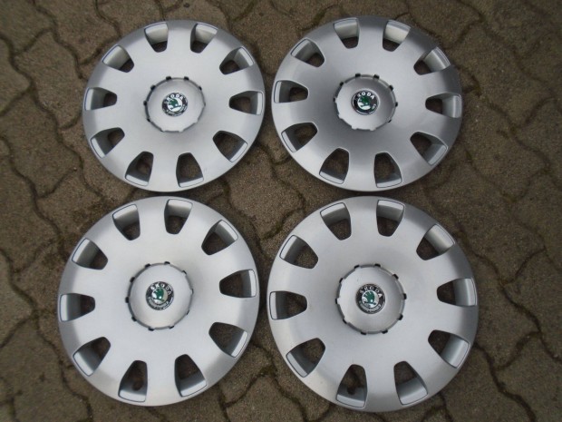 Skoda 15" gyri dsztrcsa garnitra elad