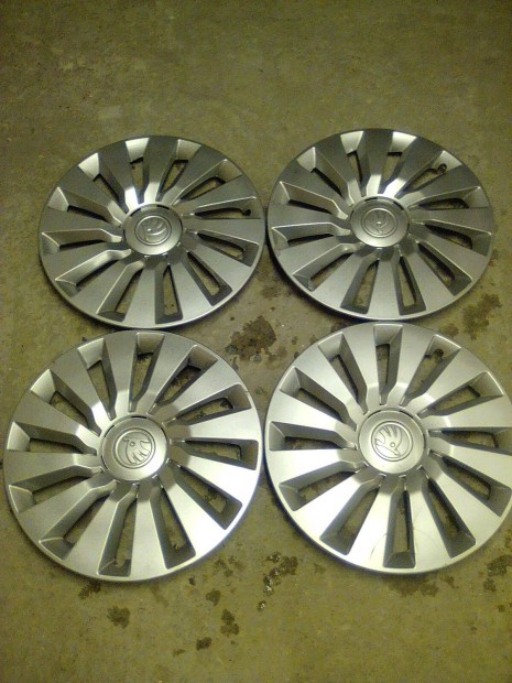 Skoda 16"Gy�ri d�szt�rcsa 