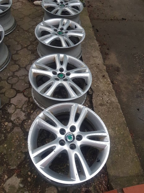 Skoda 16 os alufelni