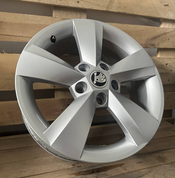 Skoda 16os gyári alufelni 5x112