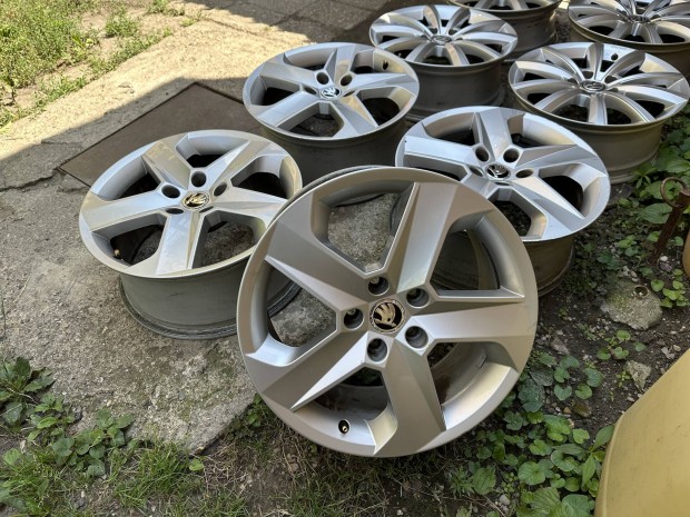 Skoda 17 17" 5x112 gyári alufelni felni Audi VW Volkswagen Seat