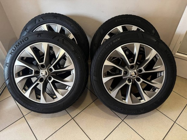Skoda 17 Aronia alufelni felni Teli gumikkal Superb Octavia Karoq vw