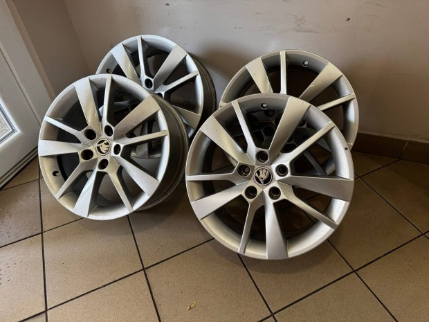 Skoda 17 Trius alufelni felni Octavia Superb vw akr tli szett 