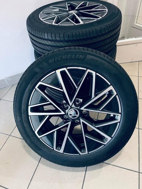 Skoda 17" Pulsar alufelni felni nyári szett Octavia Superb vw