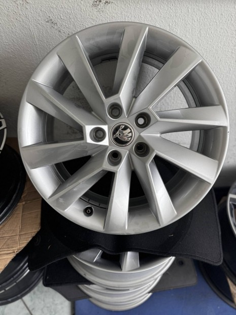 Skoda 17" Stratos alufelni felni Superb Octavia vw