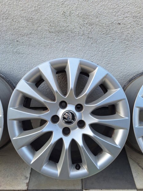 Skoda 17 colos gyári felni Superb Octavia Kodiaq VW Seat Audi