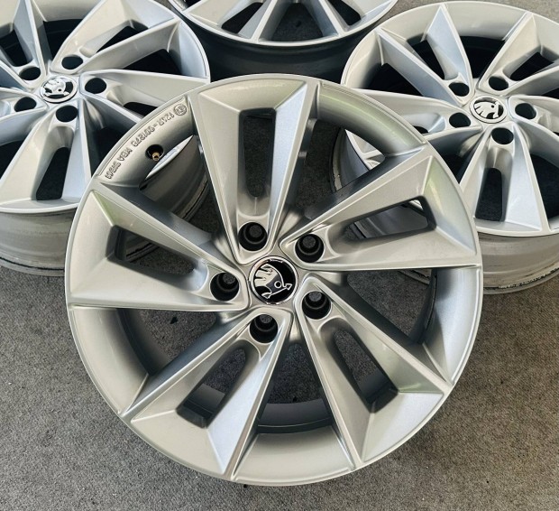 Skoda 17es alufelni 5x112 Octavia Superb Kodiaq Karoq