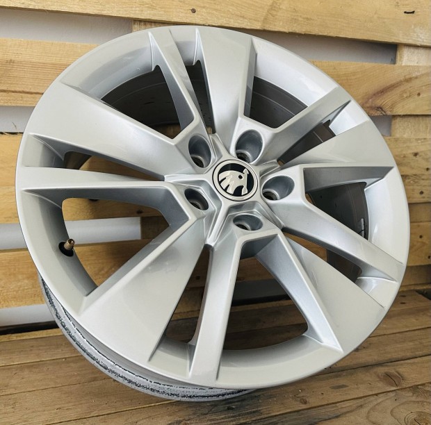 Skoda 17es gyári alufelni 5x112 Octavia Supetb Karoq Kodiaq