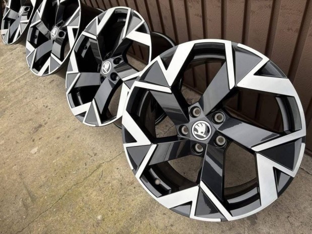 Skoda 18 Trisuli j dobozos alufelni felni Superb Octavia vw 