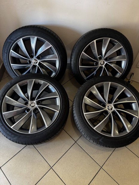 Skoda 18" Pegasus alufelni felni új gumikkal Superb Octavia vw