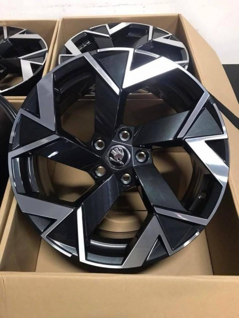Skoda 18" Trisuli alufelni felni Superb Octavia 2025 modell