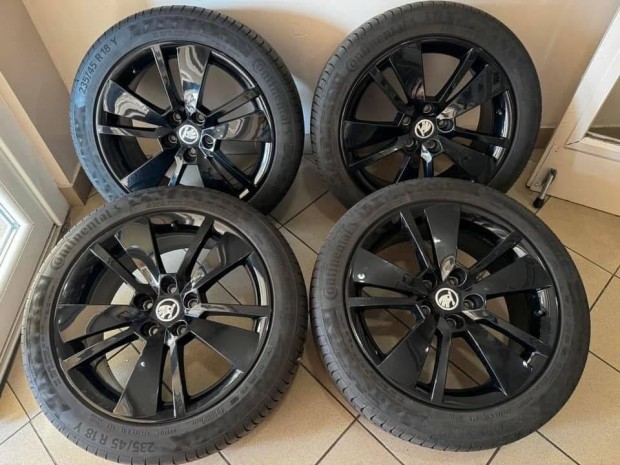 Skoda 18" Zenith alufelni felni nyári szett Superb Octavia vw