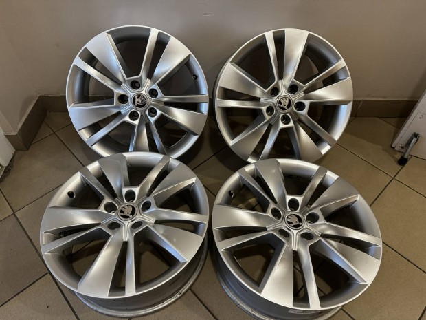 Skoda 18" alufelni felni akr Tli szettben is Octavia Superb 