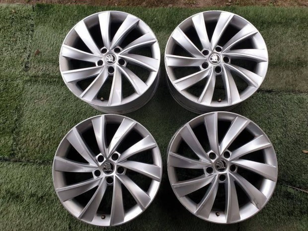 Skoda 18 col gyári alufelnik (Pegasus)