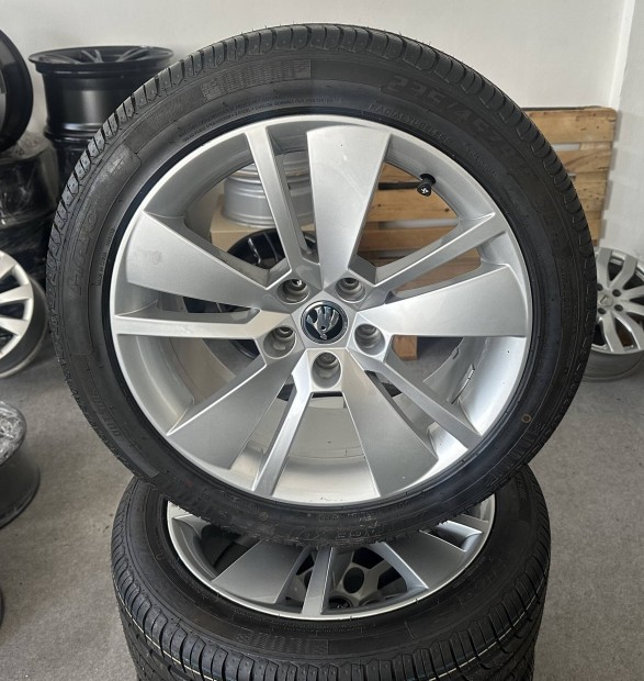 Skoda 18as nyári szett 5x112 Superb Új