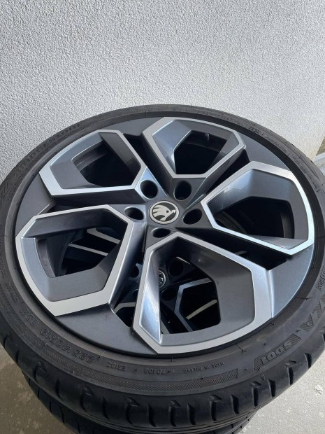 Skoda 19" Altair alufelni felni Nyri Tli szett Octavia Superb vw 