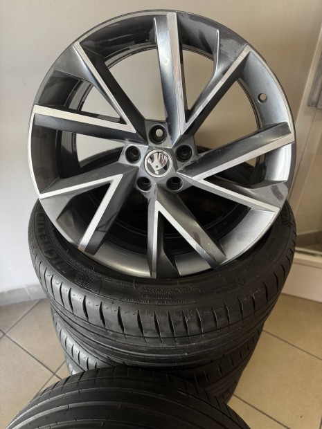 Skoda 19" vega alufelni felni Superb Octavia Kodiaq Karoq vw