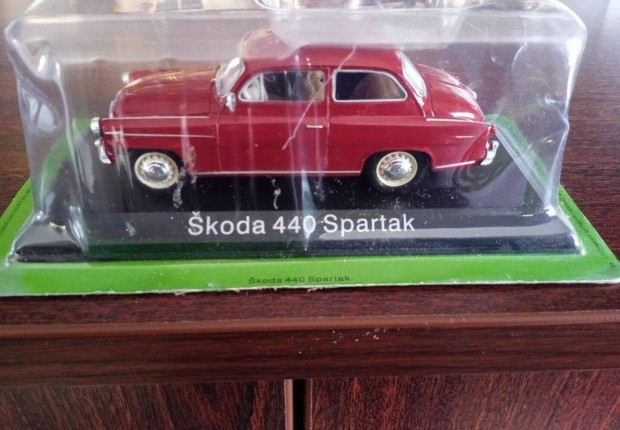 Skoda 440 Spartak kisauto modell 1/43 Elad