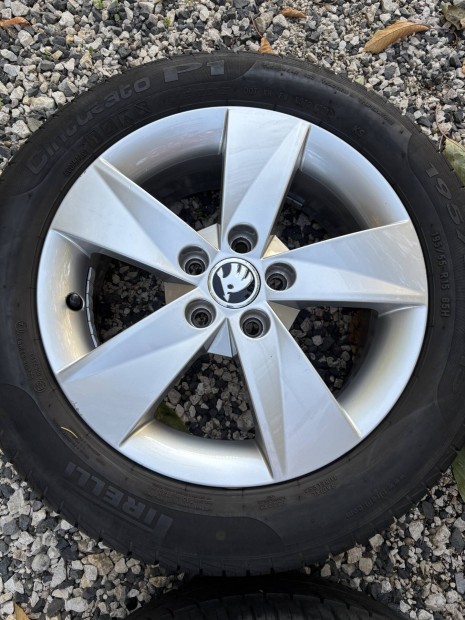 Skoda 6x15 et43 5x100 gyari alufelni roomster fabia