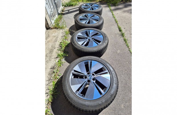Skoda Enyaq Regulus gyri felnik, Kumho 235/55 R19 tli gumikkal