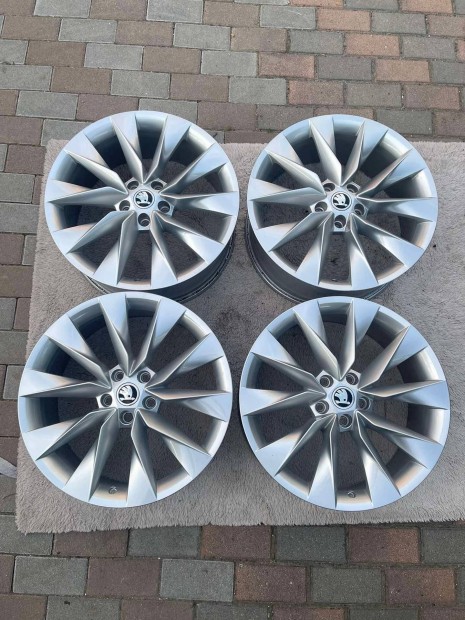 Skoda Enyaq gyári alufelni szett