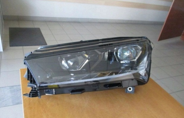 Skoda Enyaq iV Bal első lámpa, fényszóró 5LB941015A