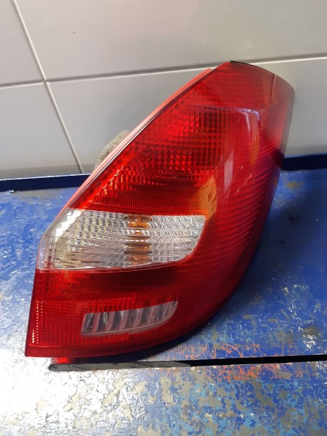 Skoda Fabia 06- Jobb H�ts� L�mpa