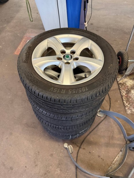 Skoda Fabia 195/55 R15 ny�ri aluker�k garnit�ra elad�!