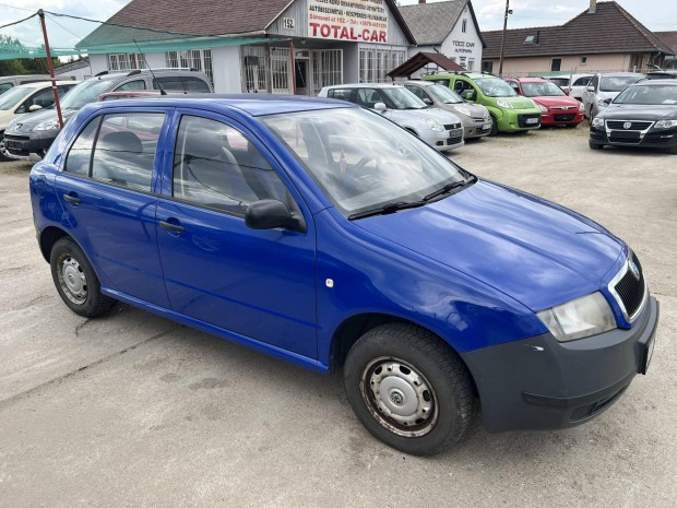 Skoda Fabia 1.2 6V Eco Szervizkönyves.1 Tulajos