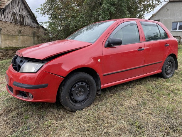 Skoda Fabia 1.2 BME piros alkatrszek 