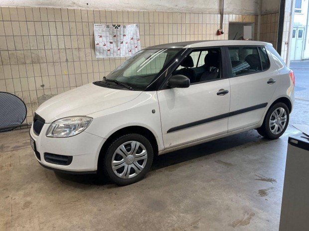 Skoda Fabia 1.4 16V Cool 3 v kiterjesztett gar...