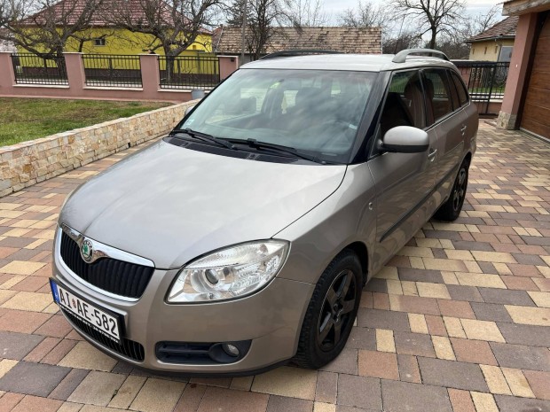 Skoda Fabia 1.4 16V Elegance D.klma+.fts+V....