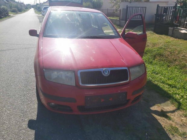 Skoda Fabia 1.4 benzin bontdik