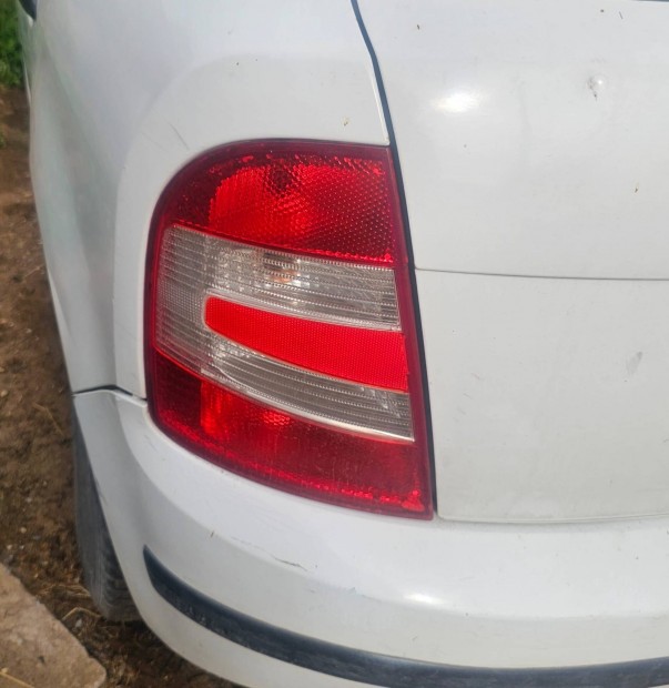 Skoda Fabia 1 bal hátsó lámpa 7000