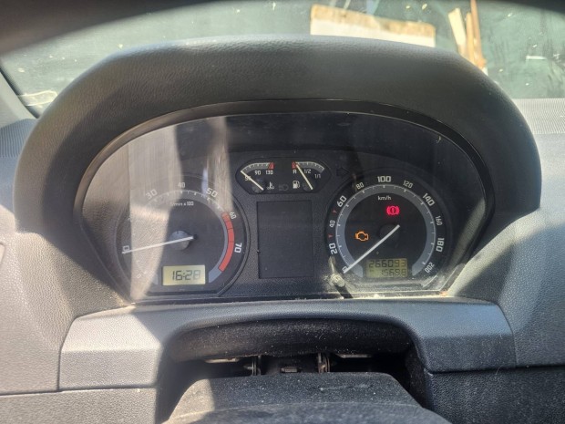 Skoda Fabia 1 kilométer km óra 7000
