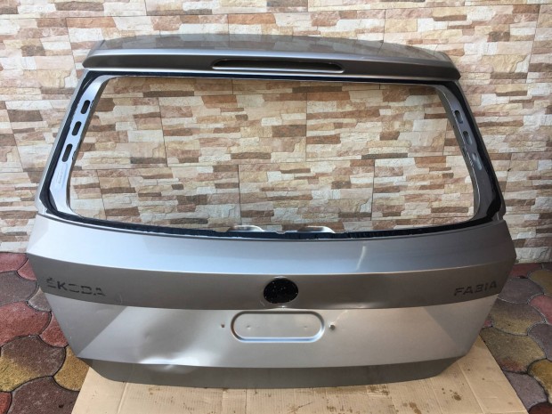 Skoda Fabia 3 csomagtér ajtó