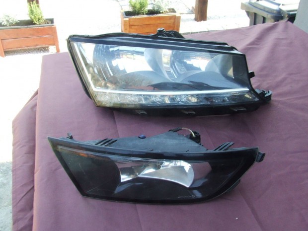 Skoda F�bia 3 jobb els� menetf�nyes l�mpa + aj�nd�k k�dl�mpa jobbos