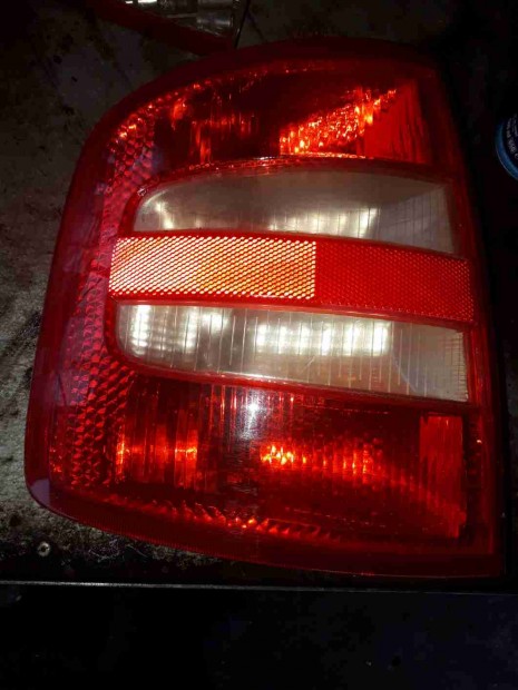 Skoda Fabia Bal H�ts� L�mpa