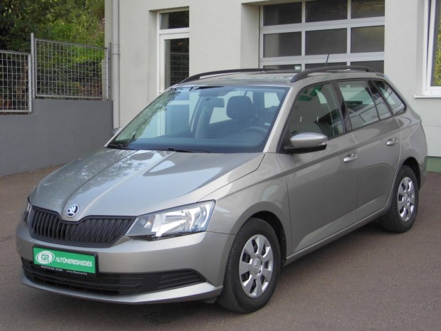 Skoda Fabia Combi 1.0 TSI Ambition Szervizknyv...