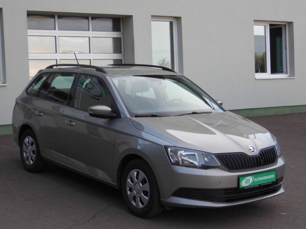 Skoda Fabia Combi 1.0 TSI Ambition Szervizknyv...