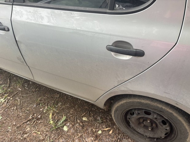 Skoda Fabia II 2 bal hts ajt ezst 