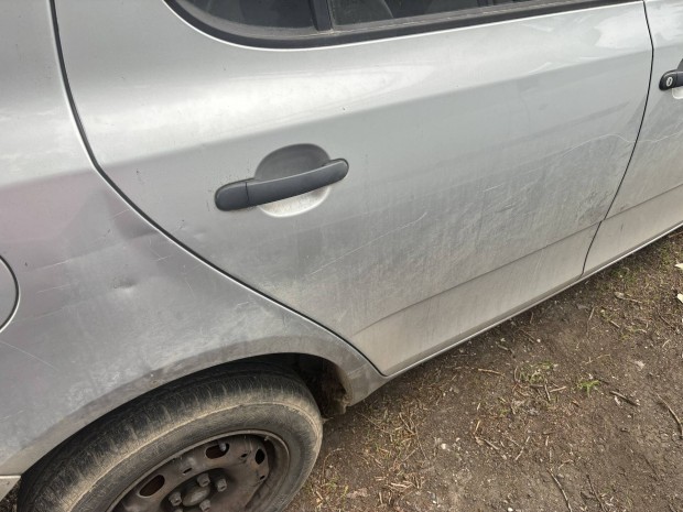 Skoda Fabia II 2 jobb bal hátsó ajtó