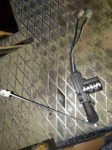 Skoda Fabia Jobb Els� Ajt� K�zpontiz�r Motor