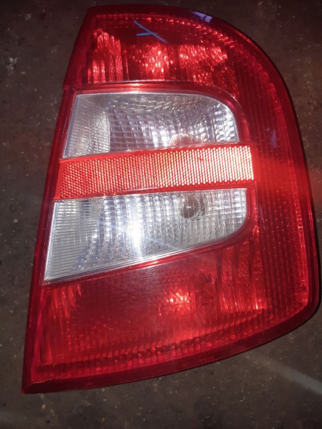 Skoda Fabia Jobb H�ts� L�mpa