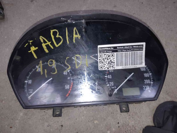 Skoda Fabia Óraegység / Kilométeróra