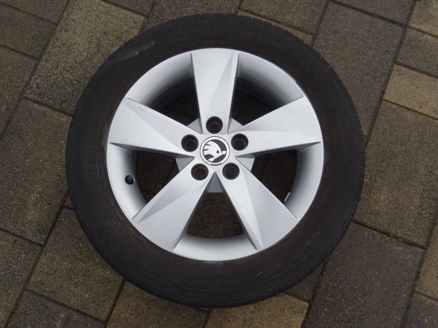 Skoda Fabia Rapid 15" 5x100 ET43 gyri alufelni 185/60R15 nyrigumi