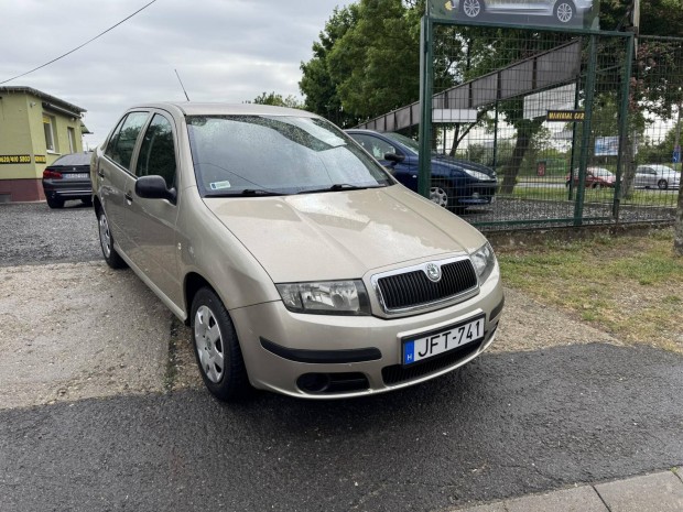Skoda Fabia Sedan 1.2 6V Family