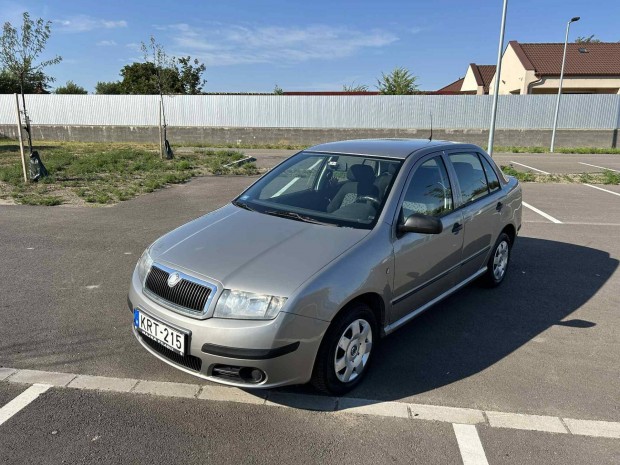Skoda Fabia Sedan 1.4 16V Classic Friss Műszaki