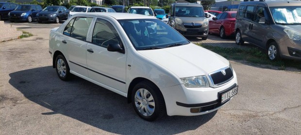 Skoda Fabia Sedan 1.4 16V Classic Roncsautó bes...